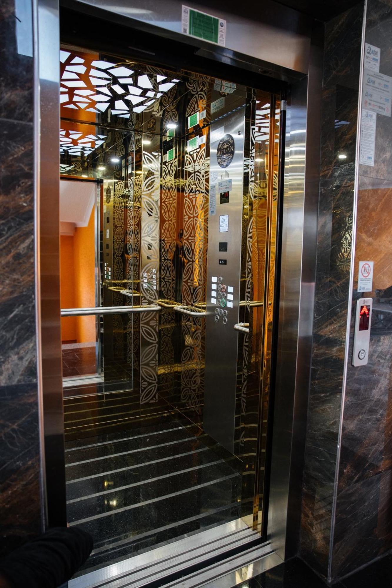 Metehan Suit Apart Aparthotel Trabzon Buitenkant foto